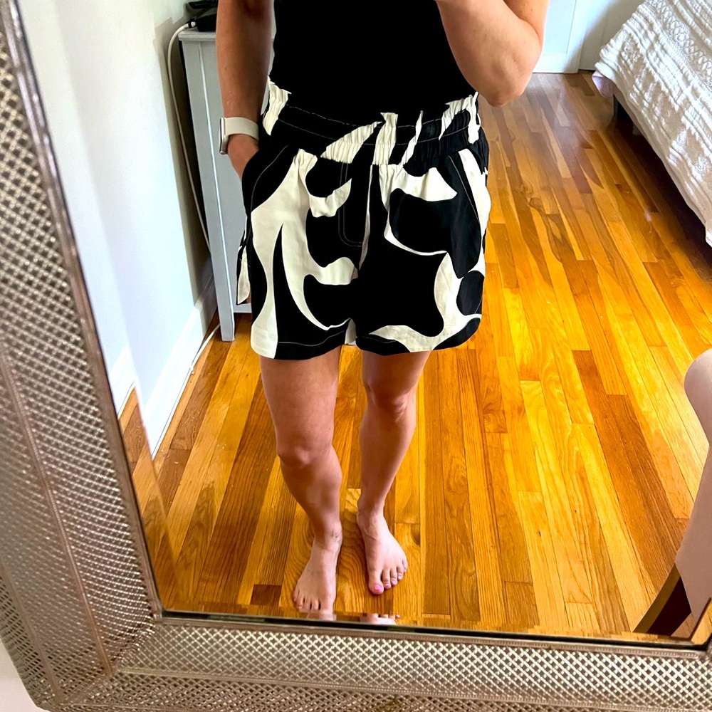 Black and white elastic shorts!